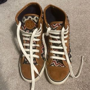 TORY BURCH SEUDE SNEAKERS